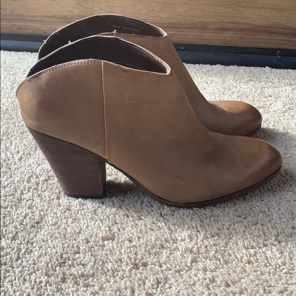 Shoes - Picture 3 of 6